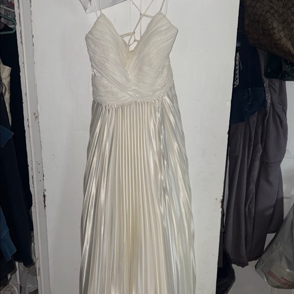 Elegant White Pleated Dress